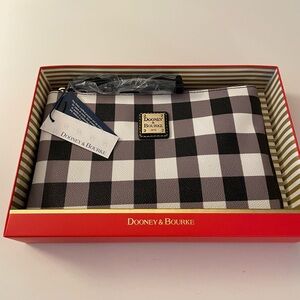 Dooney & Bourke pouch (NEW)